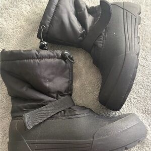 Black Winter Snow Boots